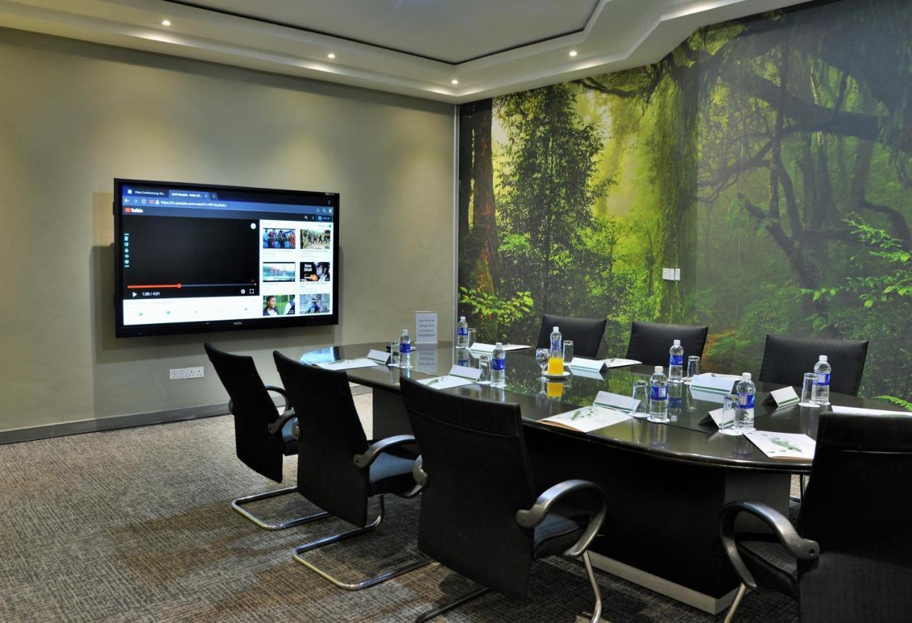 Cresta Lodge Harare Exteriör bild