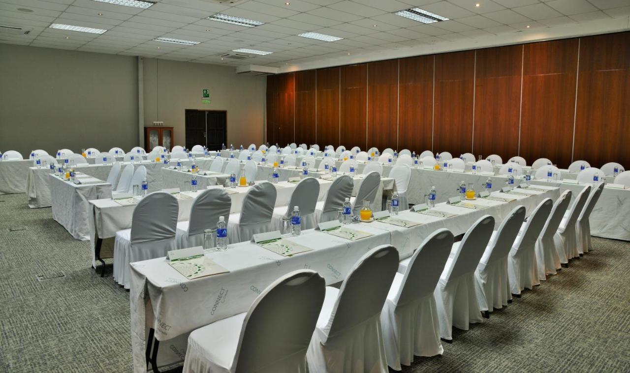 Cresta Lodge Harare Exteriör bild