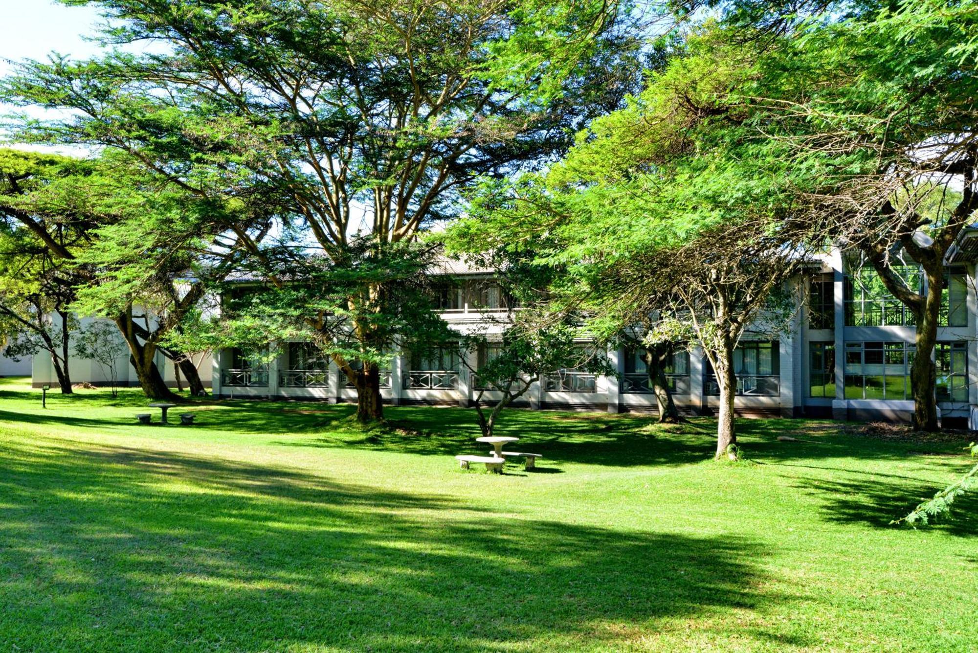 Cresta Lodge Harare Exteriör bild